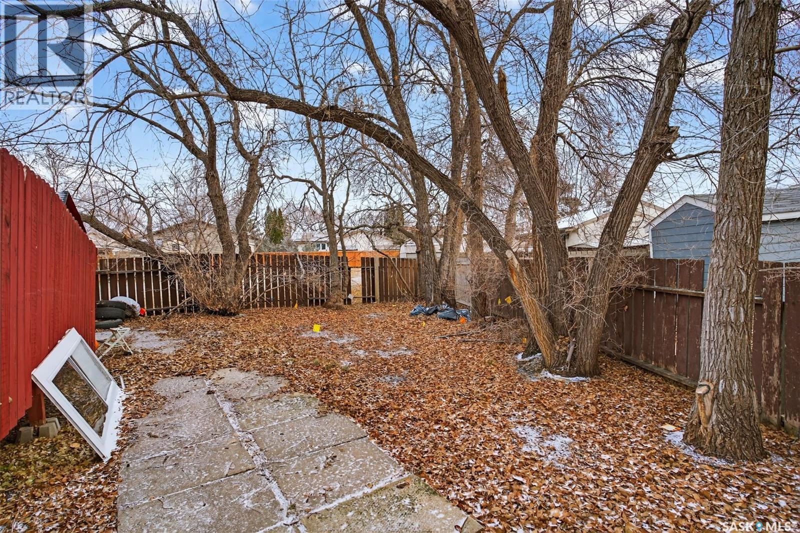 819 Gibson Court N, Regina, SK - Outdoor