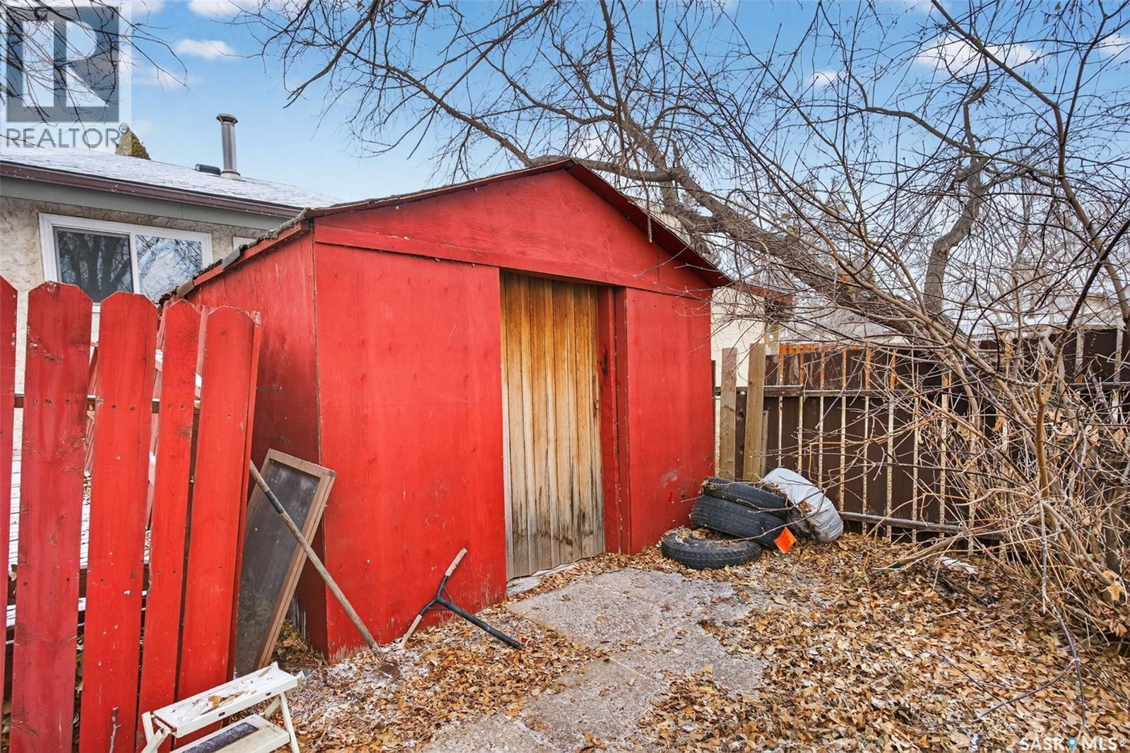 819 Gibson Court N, Regina, SK - Outdoor