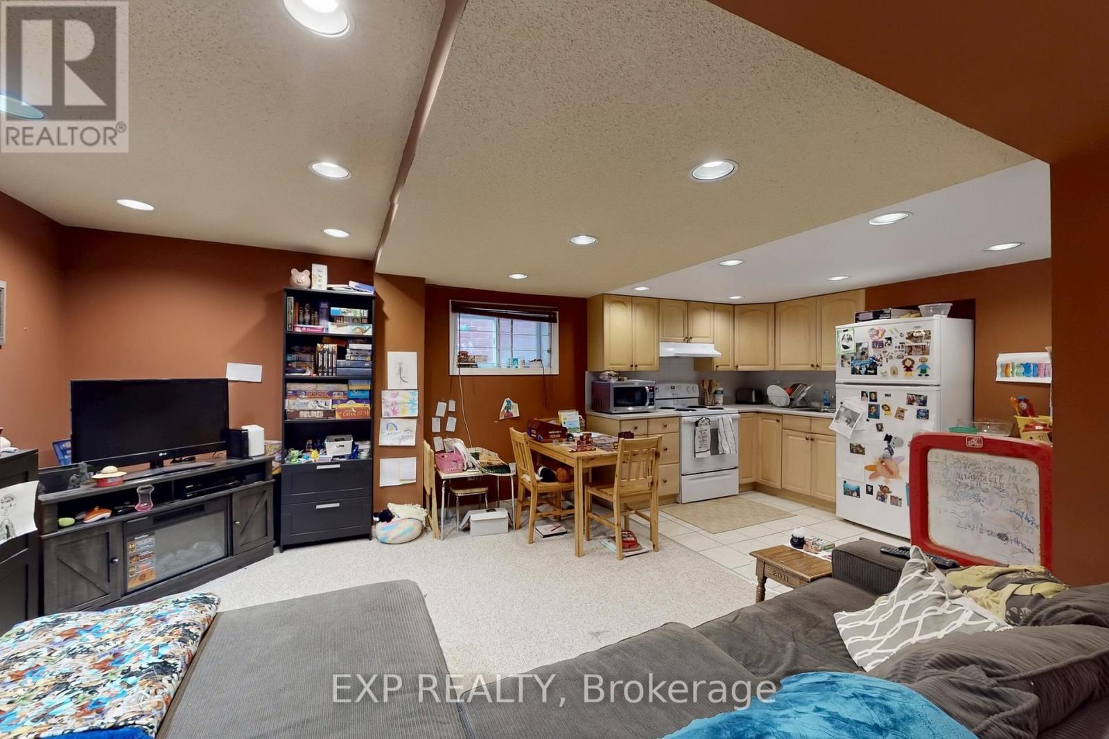 1117 Windgrove Square, Pickering, ON - Indoor