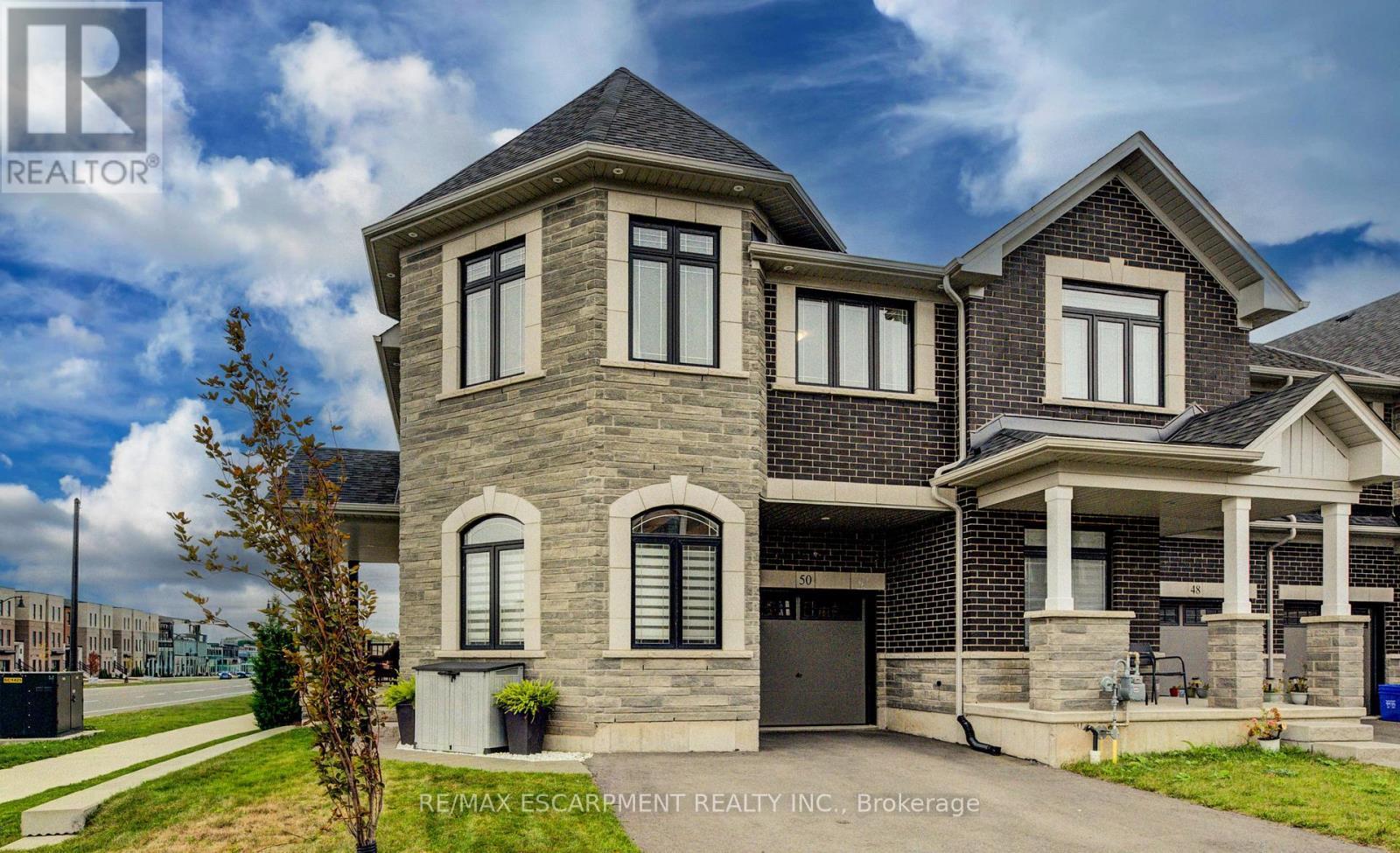 50 Kenesky Drive, Hamilton, ON - Outdoor With Facade