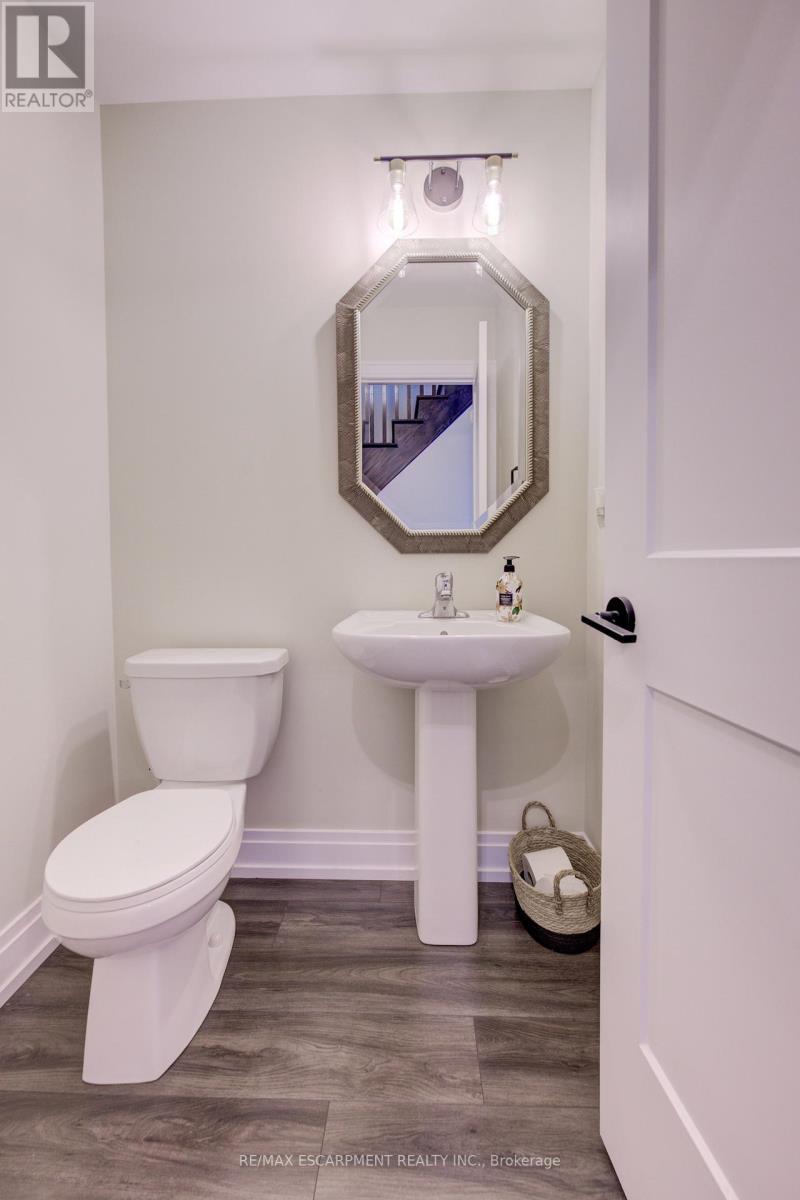 50 Kenesky Drive, Hamilton, ON - Indoor Photo Showing Bathroom