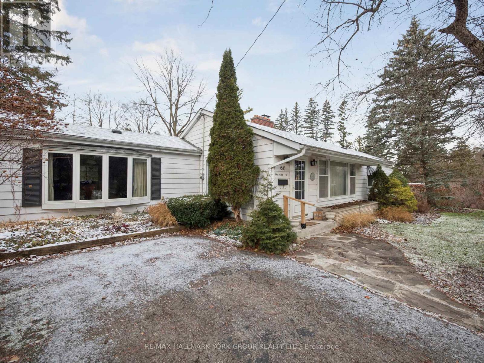 60 Charles Street, King, ON - Outdoor