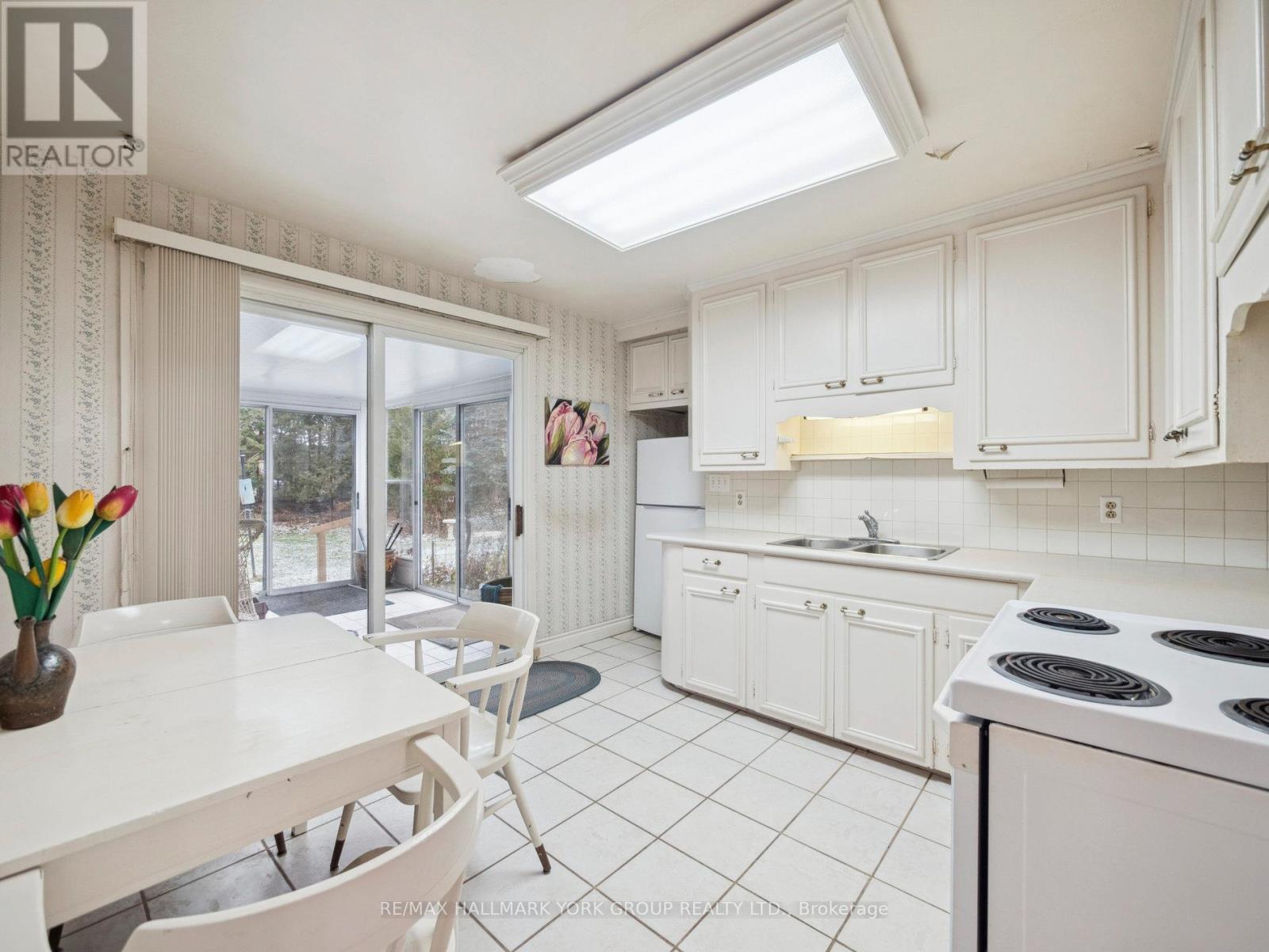 60 Charles Street, King, ON - Indoor Photo Showing Kitchen With Double Sink