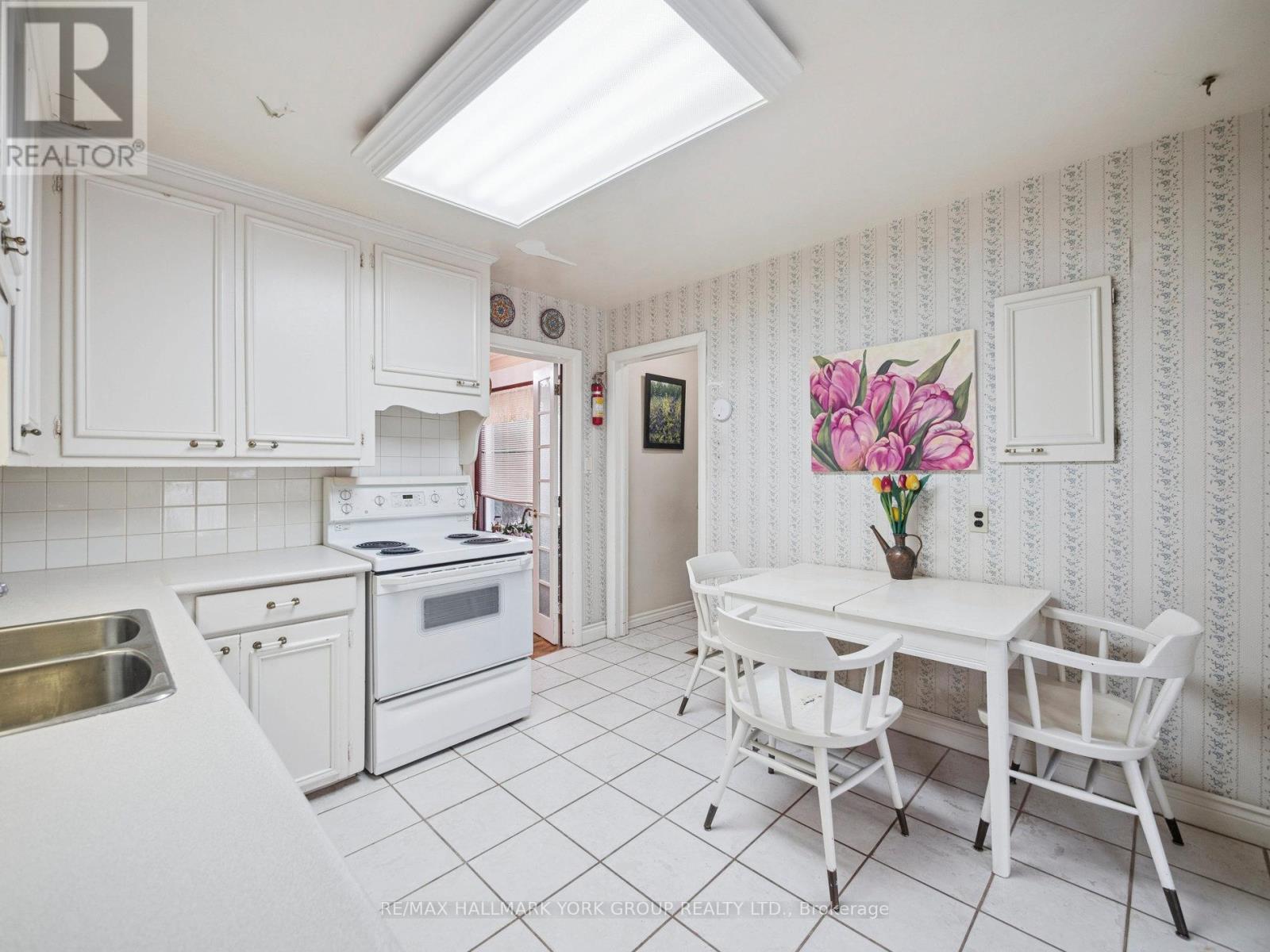 60 Charles Street, King, ON - Indoor Photo Showing Kitchen With Double Sink