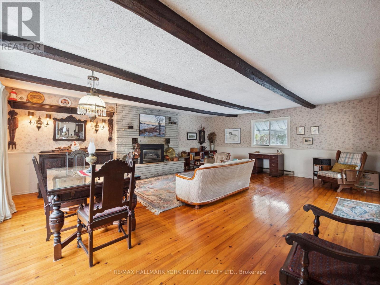 60 Charles Street, King, ON - Indoor With Fireplace