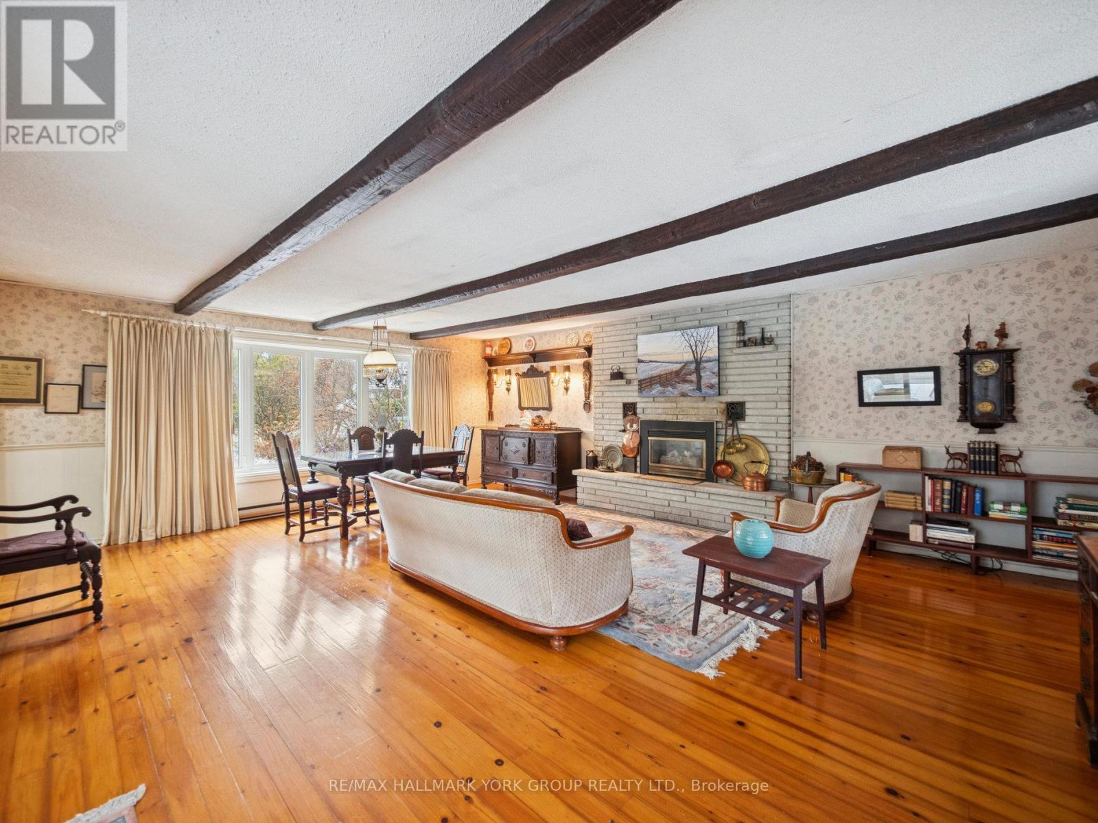 60 Charles Street, King, ON - Indoor With Fireplace