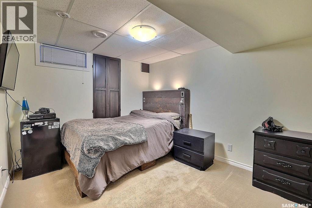 66 Sneath Crescent, Regina, SK - Indoor Photo Showing Bedroom