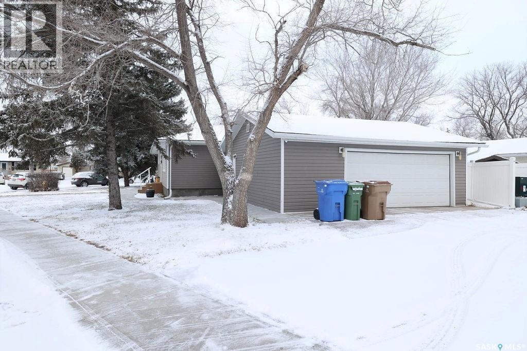 66 Sneath Crescent, Regina, SK - Outdoor