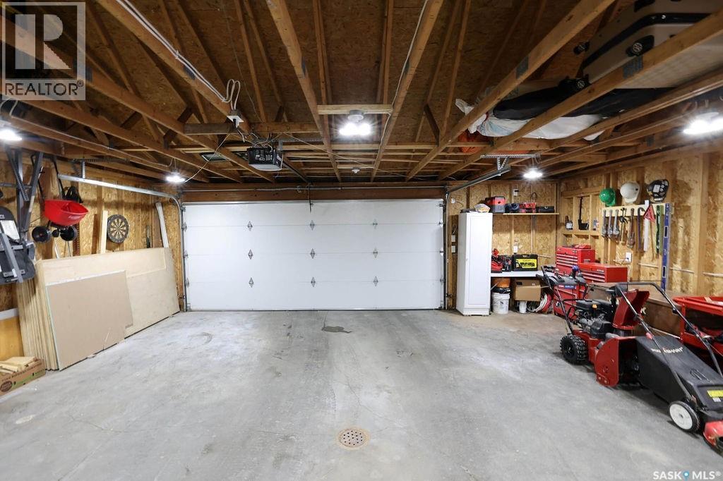 66 Sneath Crescent, Regina, SK - Indoor Photo Showing Garage