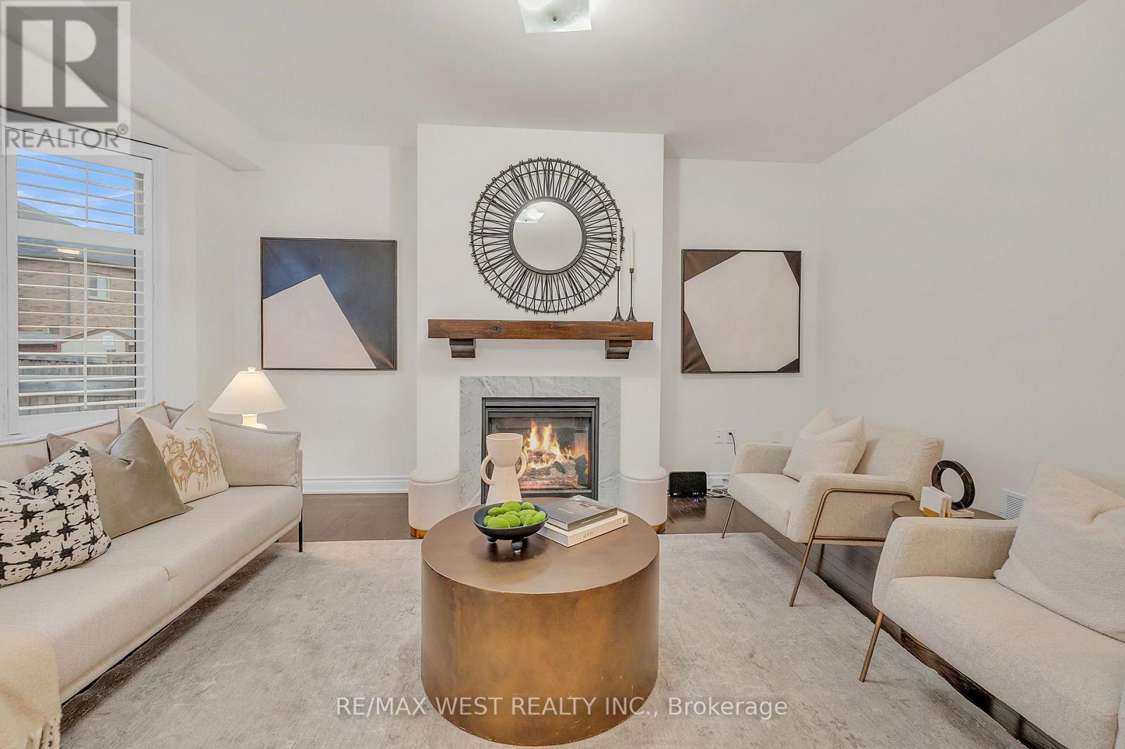 79 Algoma Drive N, Vaughan, ON - Indoor Photo Showing Living Room With Fireplace
