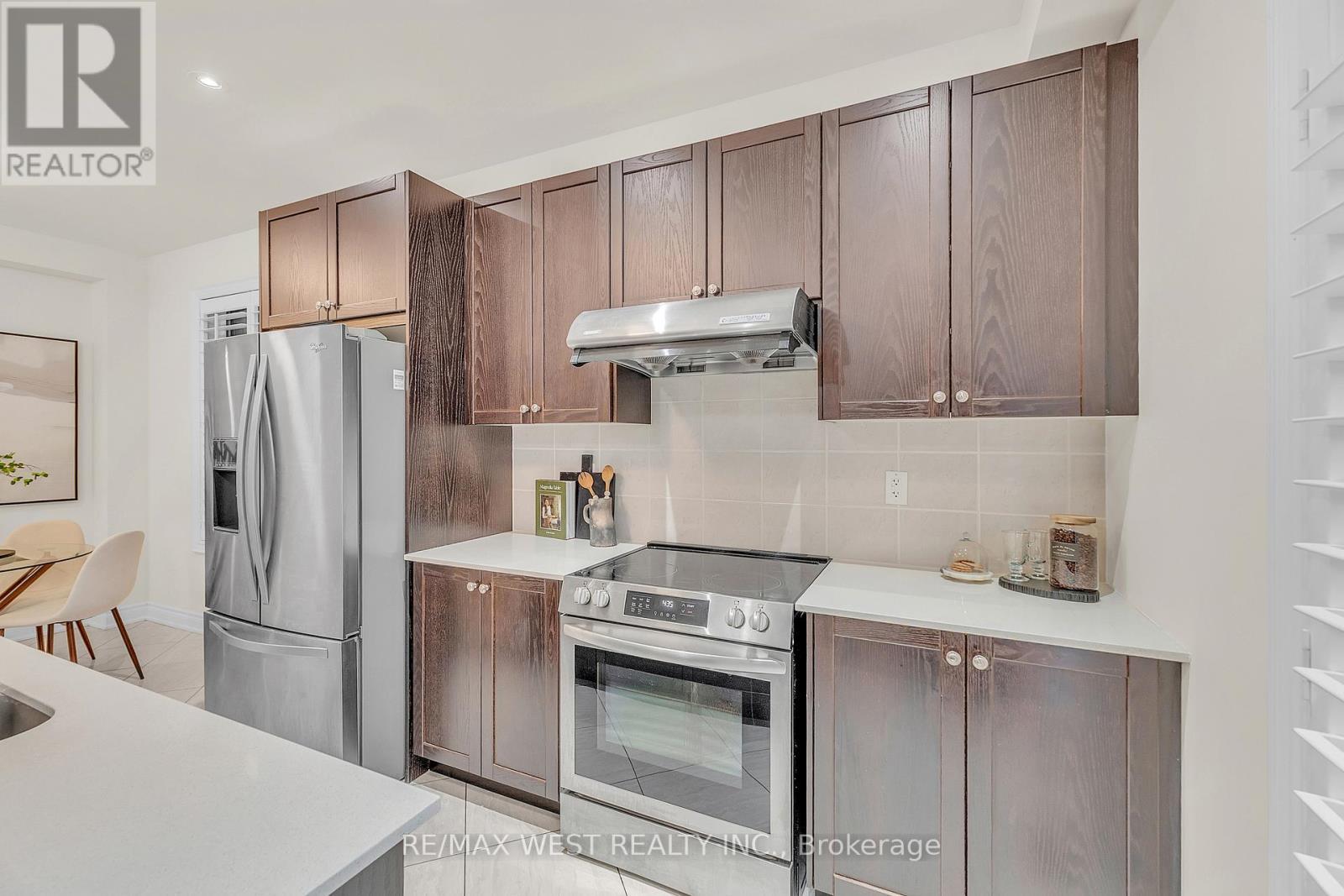 79 Algoma Drive N, Vaughan, ON - Indoor Photo Showing Kitchen