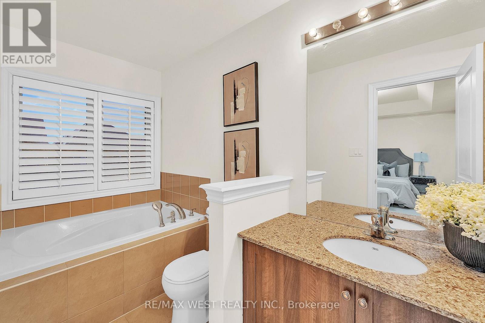 79 Algoma Drive N, Vaughan, ON - Indoor Photo Showing Bathroom