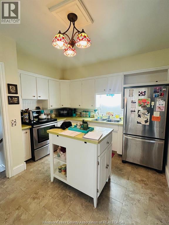 19 Lisgar, Ridgetown, ON - Indoor Photo Showing Kitchen With Double Sink
