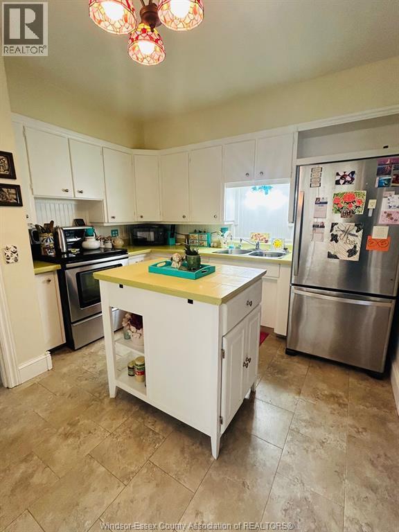 19 Lisgar, Ridgetown, ON - Indoor Photo Showing Kitchen With Double Sink