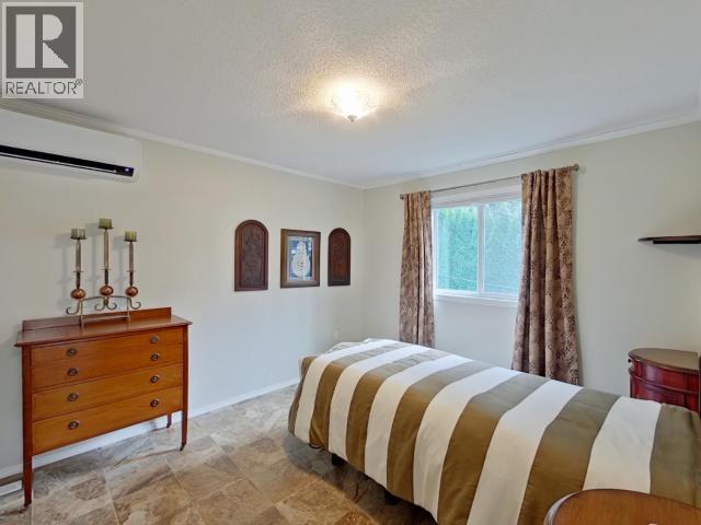 15-8425 Highway 101, Powell River, BC - Indoor Photo Showing Bedroom