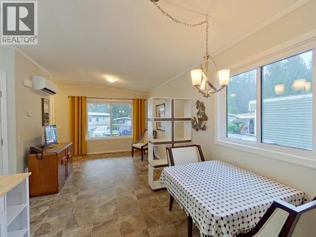 15-8425 Highway 101, Powell River, BC - Indoor Photo Showing Bedroom