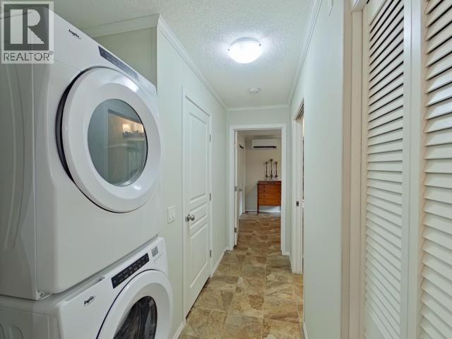 15-8425 Highway 101, Powell River, BC - Indoor Photo Showing Laundry Room