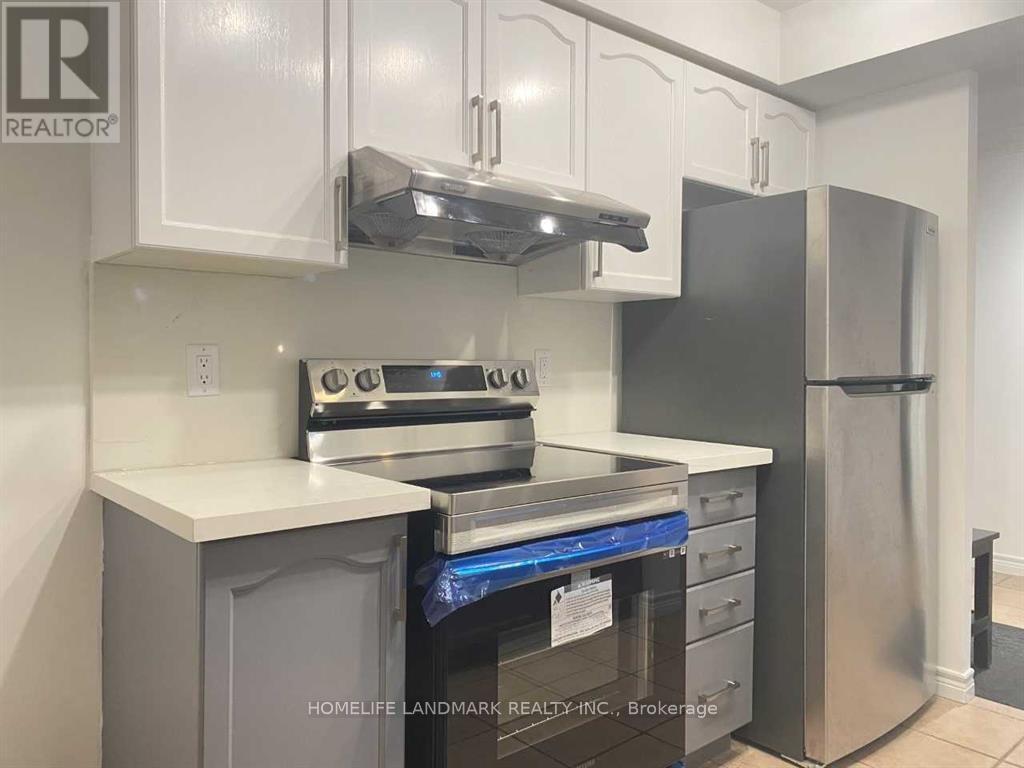 511 - 88 Grandview Way, Toronto, ON - Indoor Photo Showing Kitchen