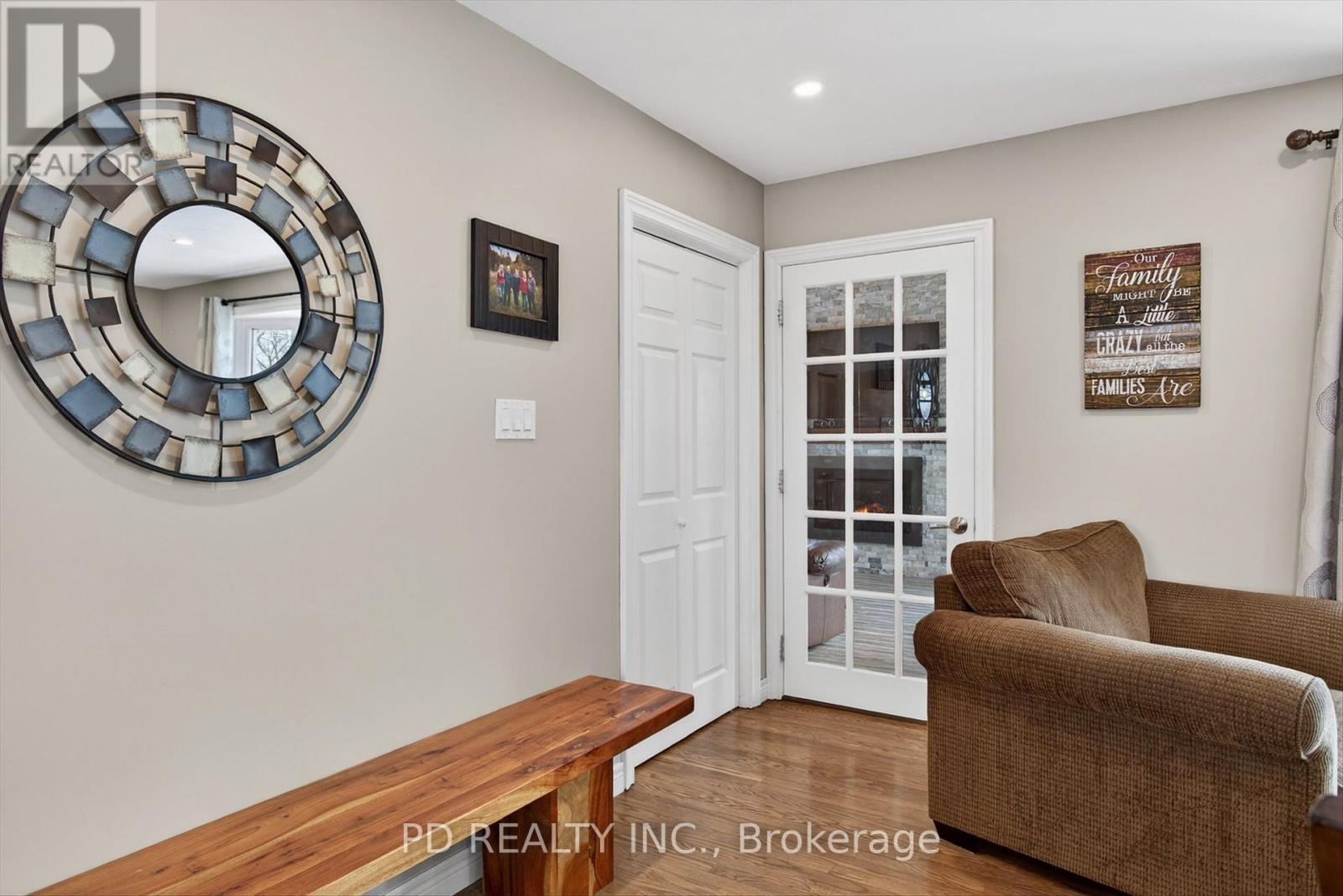 308 Cross Creek Road, Kawartha Lakes (Ops), ON - Indoor Photo Showing Other Room