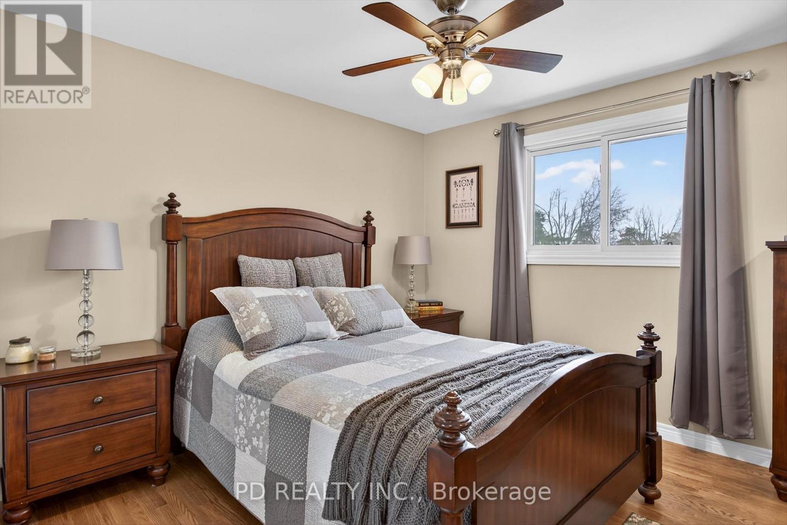 308 Cross Creek Road, Kawartha Lakes (Ops), ON - Indoor Photo Showing Bedroom