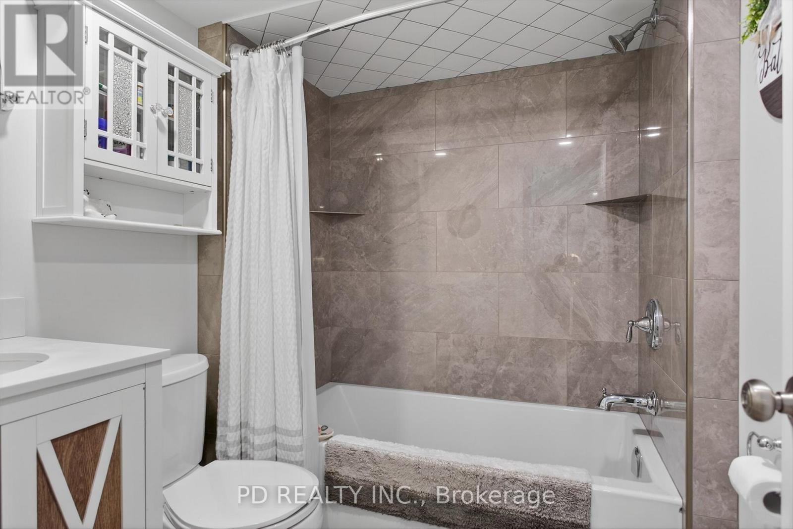 308 Cross Creek Road, Kawartha Lakes (Ops), ON - Indoor Photo Showing Bathroom