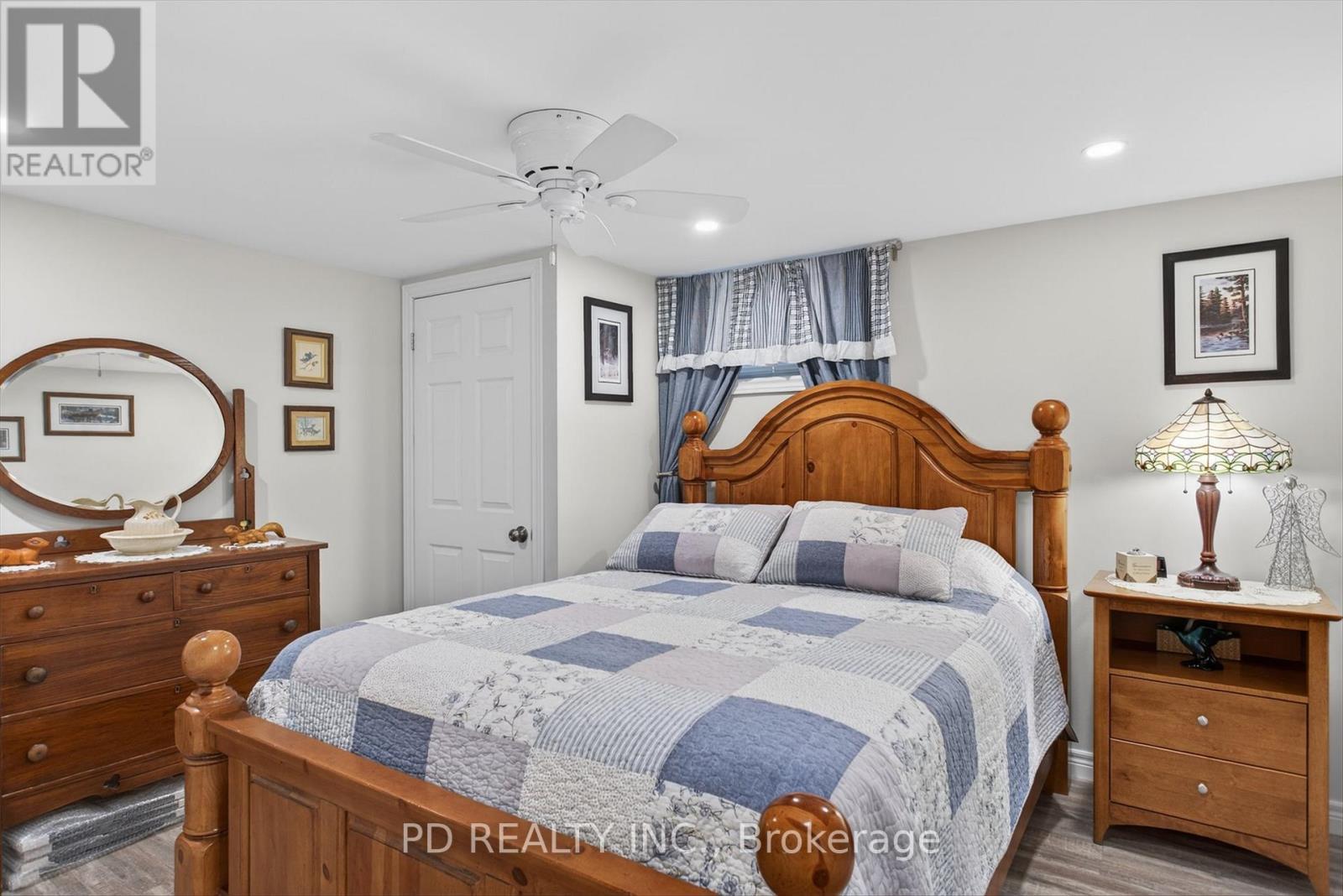 308 Cross Creek Road, Kawartha Lakes (Ops), ON - Indoor Photo Showing Bedroom