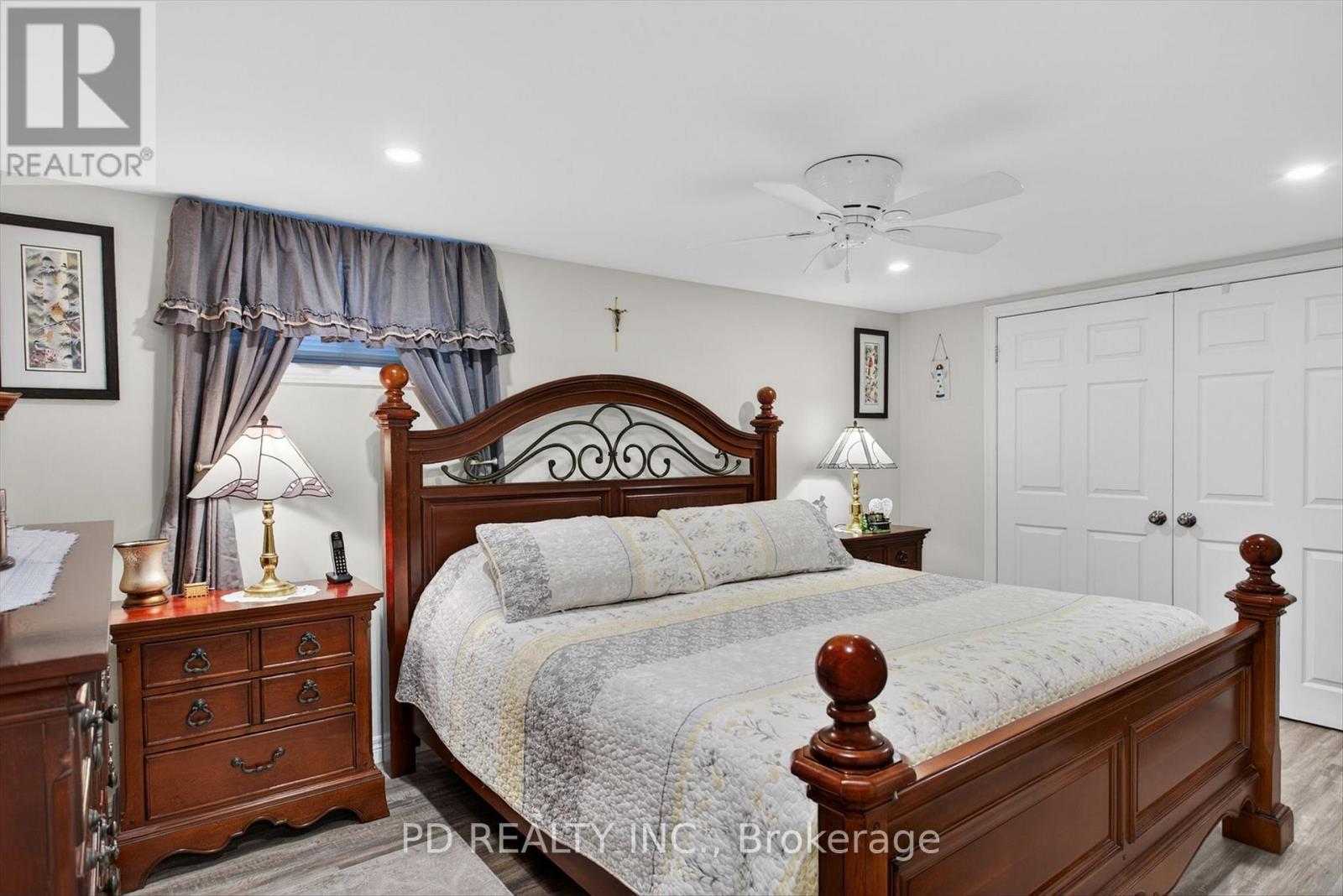 308 Cross Creek Road, Kawartha Lakes (Ops), ON - Indoor Photo Showing Bedroom
