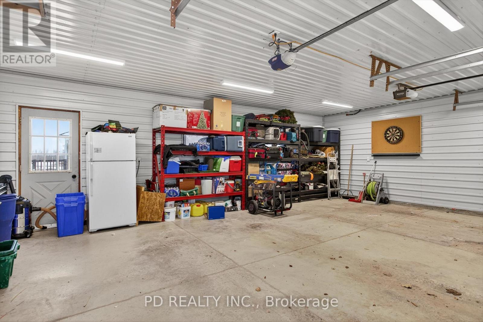 308 Cross Creek Road, Kawartha Lakes (Ops), ON - Indoor Photo Showing Garage