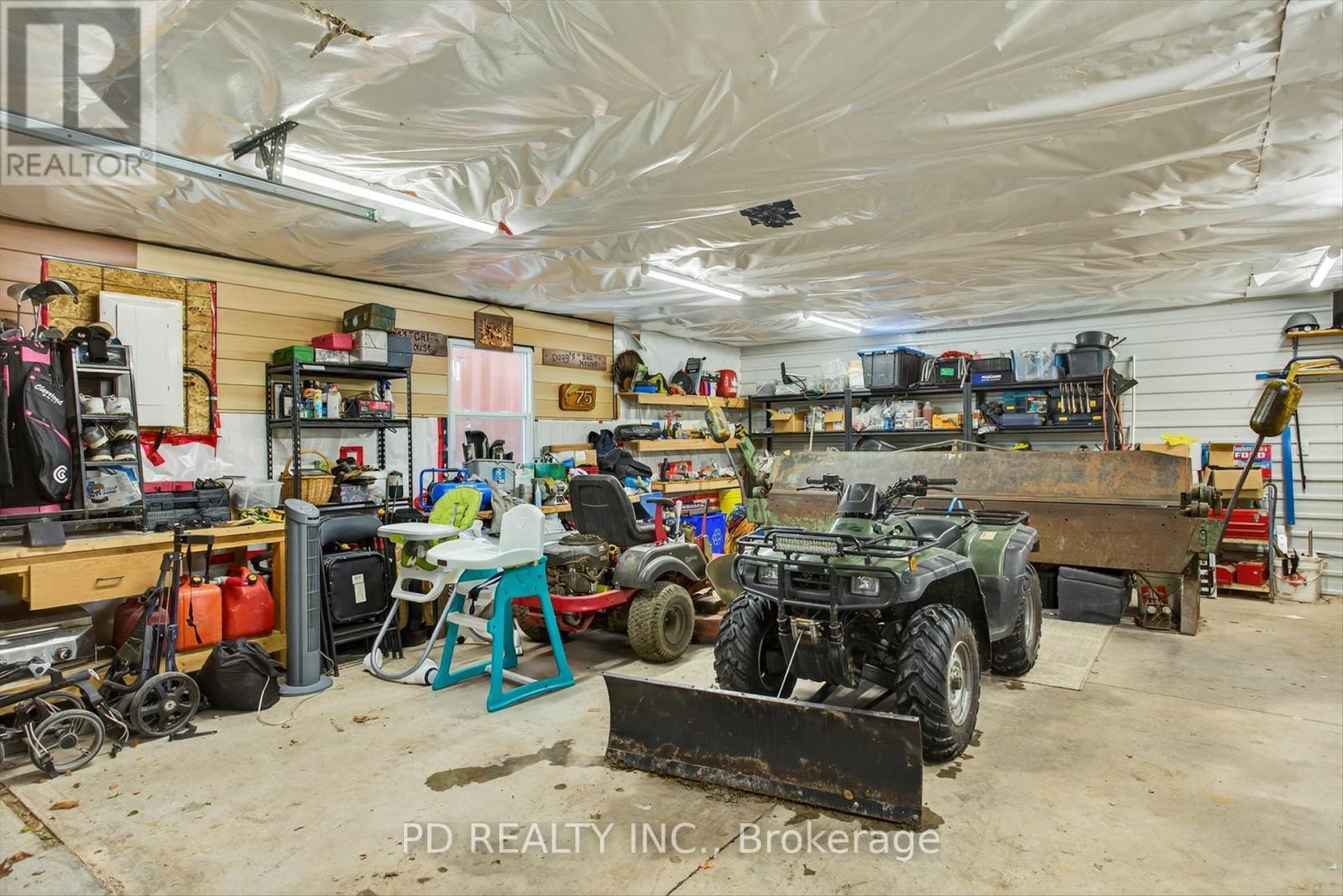 308 Cross Creek Road, Kawartha Lakes (Ops), ON - Indoor Photo Showing Garage