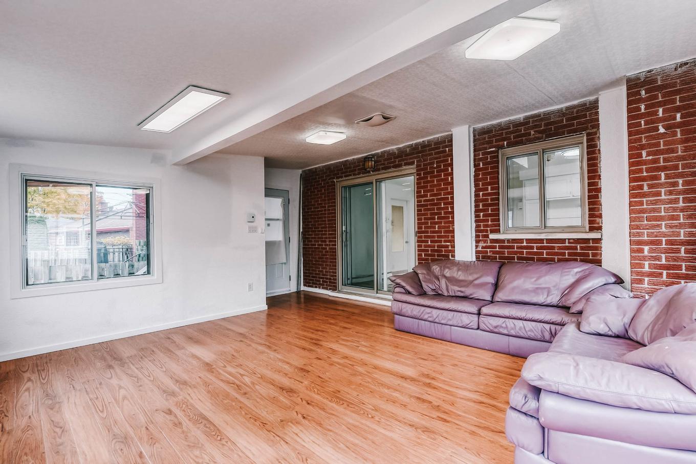 Véranda - 3990 Rue Plouffe, Montréal (Ahuntsic-Cartierville), QC - Indoor Photo Showing Living Room