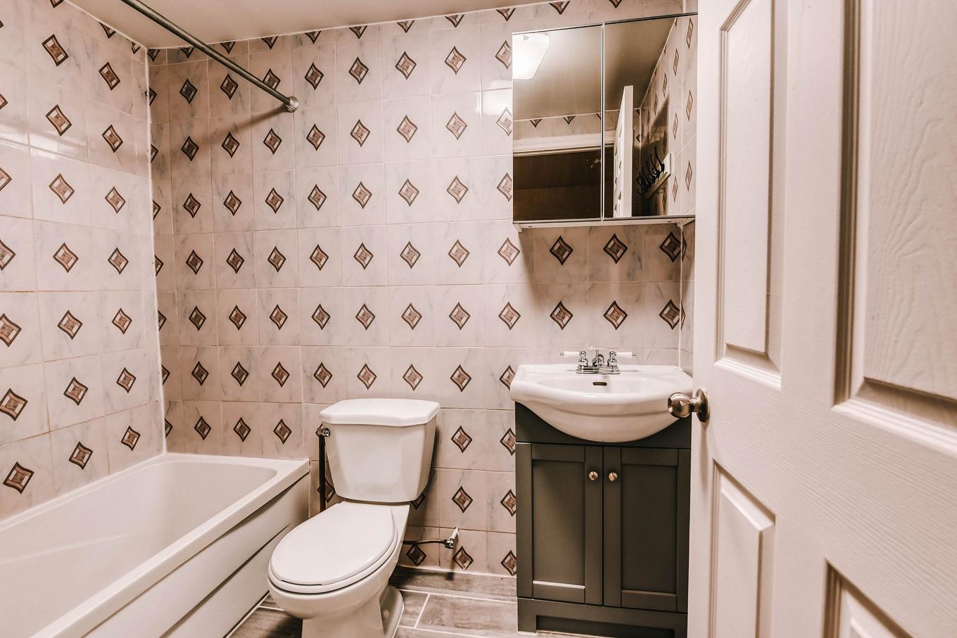 Salle d'eau - 3990 Rue Plouffe, Montréal (Ahuntsic-Cartierville), QC - Indoor Photo Showing Bathroom