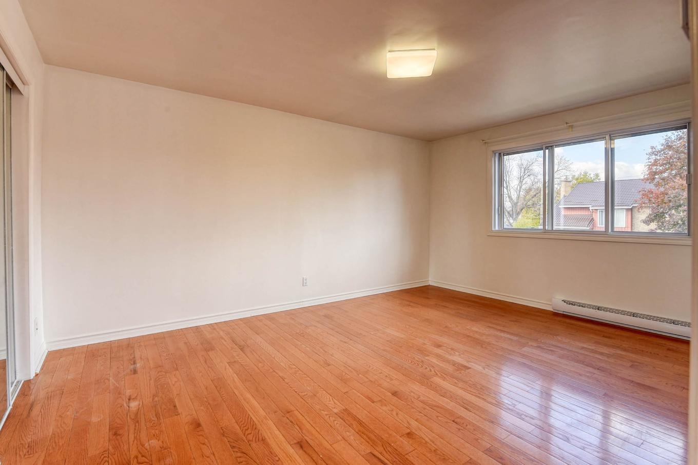 Chambre à coucher - 3990 Rue Plouffe, Montréal (Ahuntsic-Cartierville), QC - Indoor Photo Showing Other Room