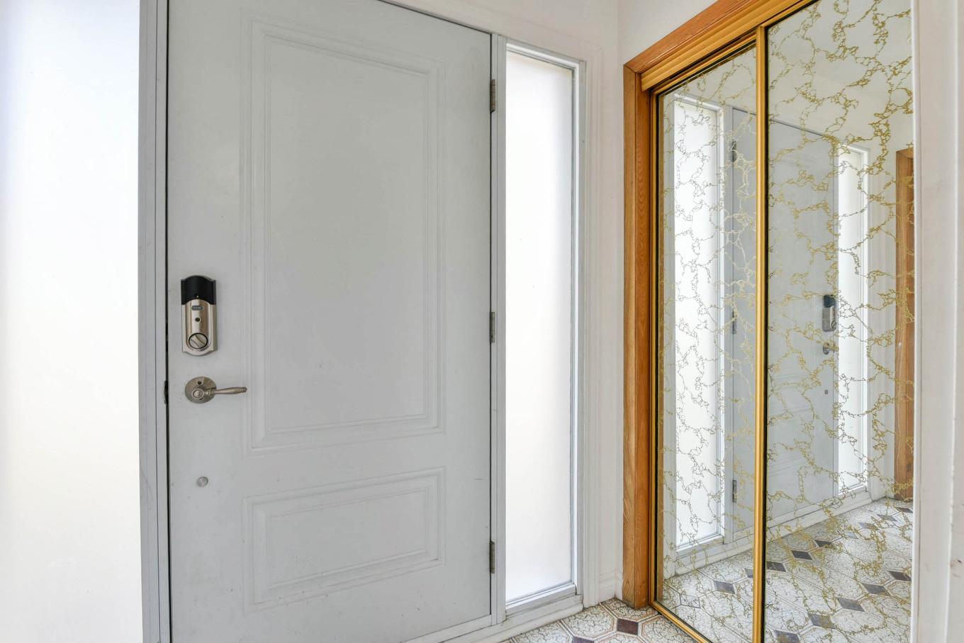 Hall d'entrée/Vestibule - 3990 Rue Plouffe, Montréal (Ahuntsic-Cartierville), QC - Indoor Photo Showing Other Room