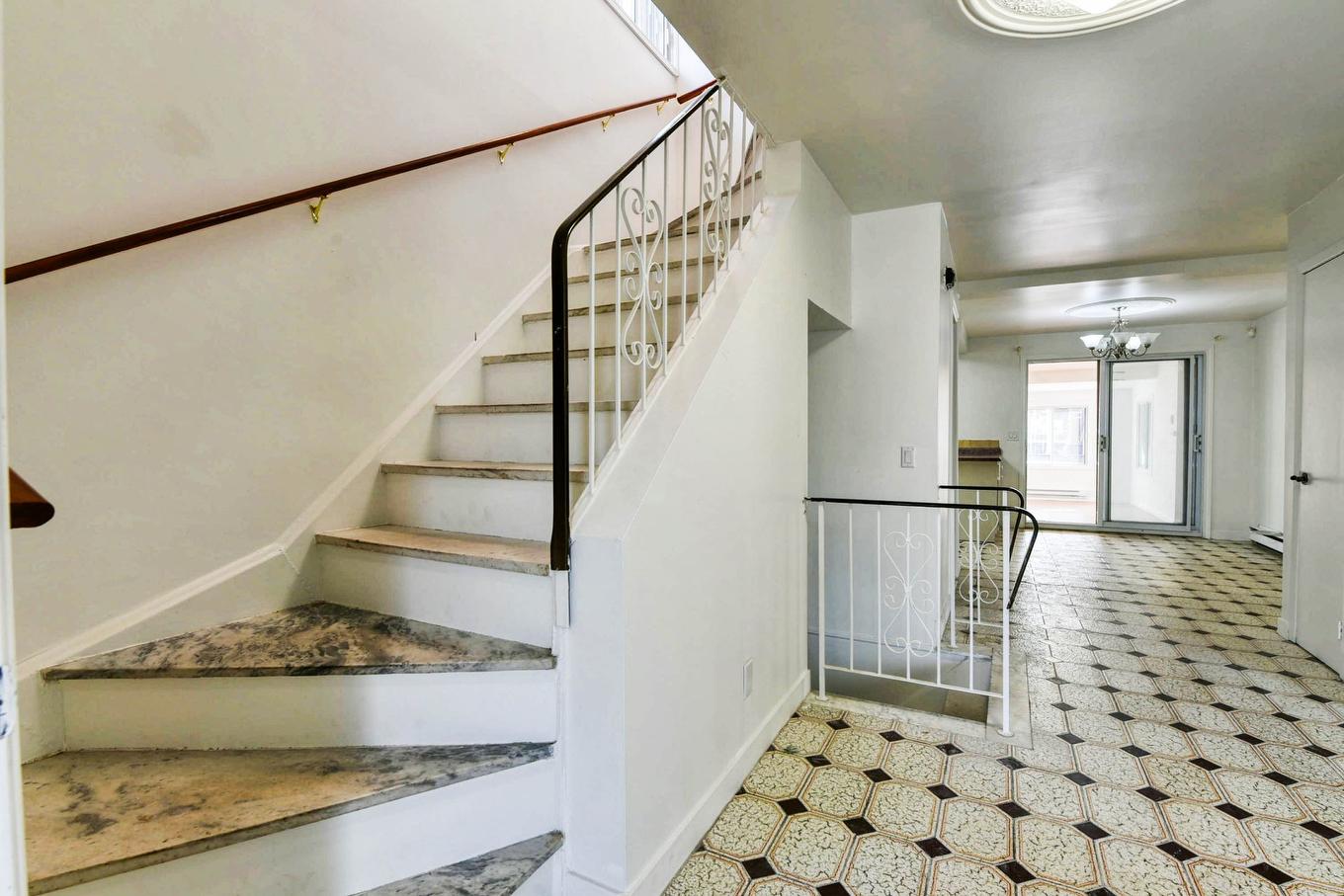 Escalier - 3990 Rue Plouffe, Montréal (Ahuntsic-Cartierville), QC - Indoor Photo Showing Other Room