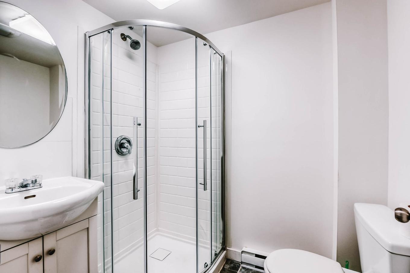 Salle de bains - 3990 Rue Plouffe, Montréal (Ahuntsic-Cartierville), QC - Indoor Photo Showing Bathroom