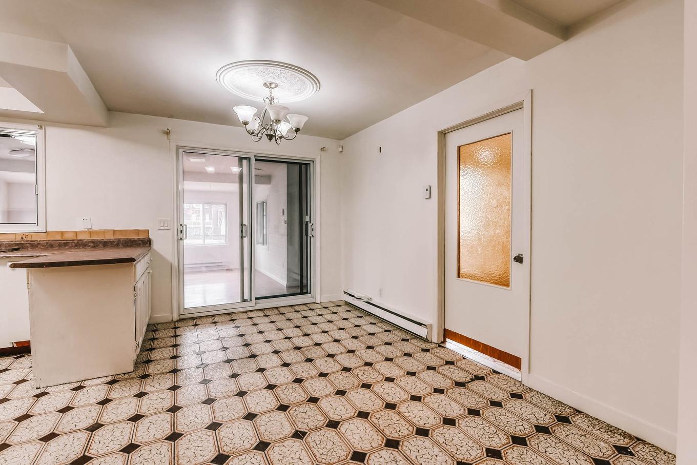 Coin-repas - 3990 Rue Plouffe, Montréal (Ahuntsic-Cartierville), QC - Indoor Photo Showing Other Room