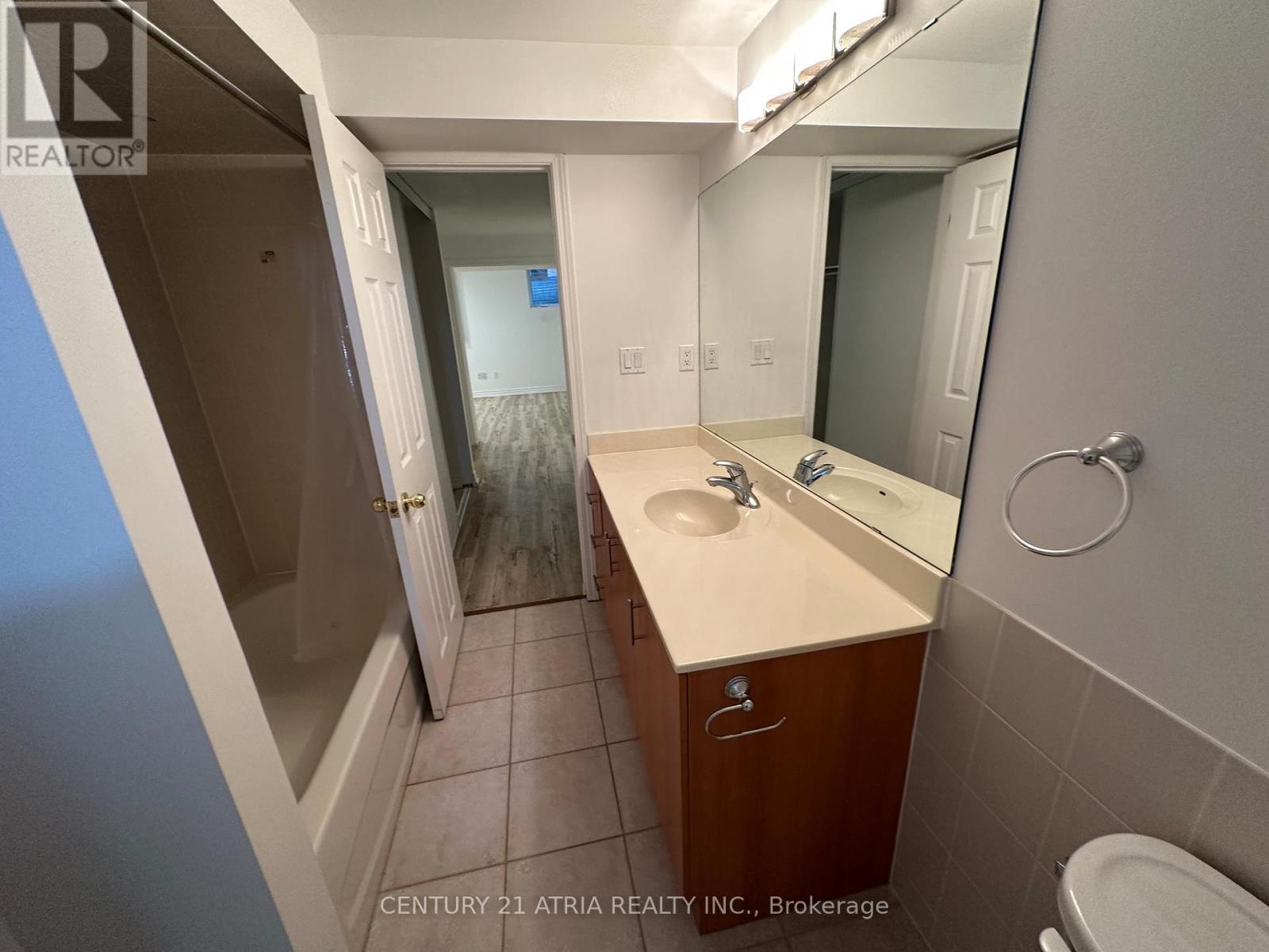 Master bedroom ensuite bathroom - (Basement) - 12 Pearl Gate Court, Richmond Hill, ON - Indoor Photo Showing Bathroom