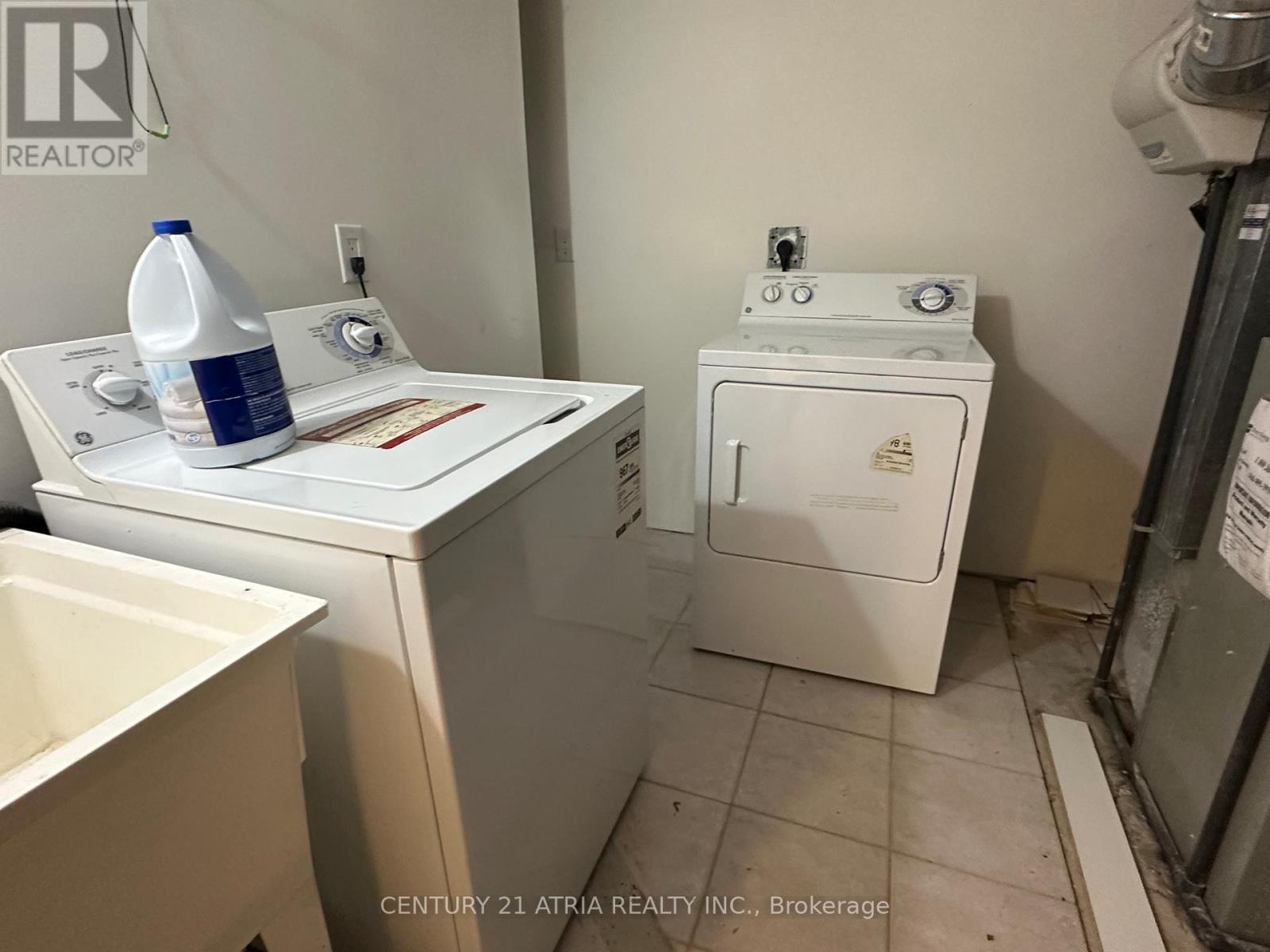 (Basement) - 12 Pearl Gate Court, Richmond Hill, ON - Indoor Photo Showing Laundry Room