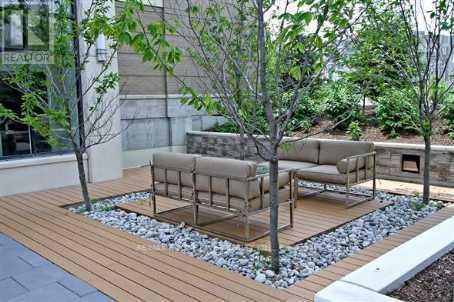 319 - 111 Upper Duke Crescent, Markham, ON - Outdoor