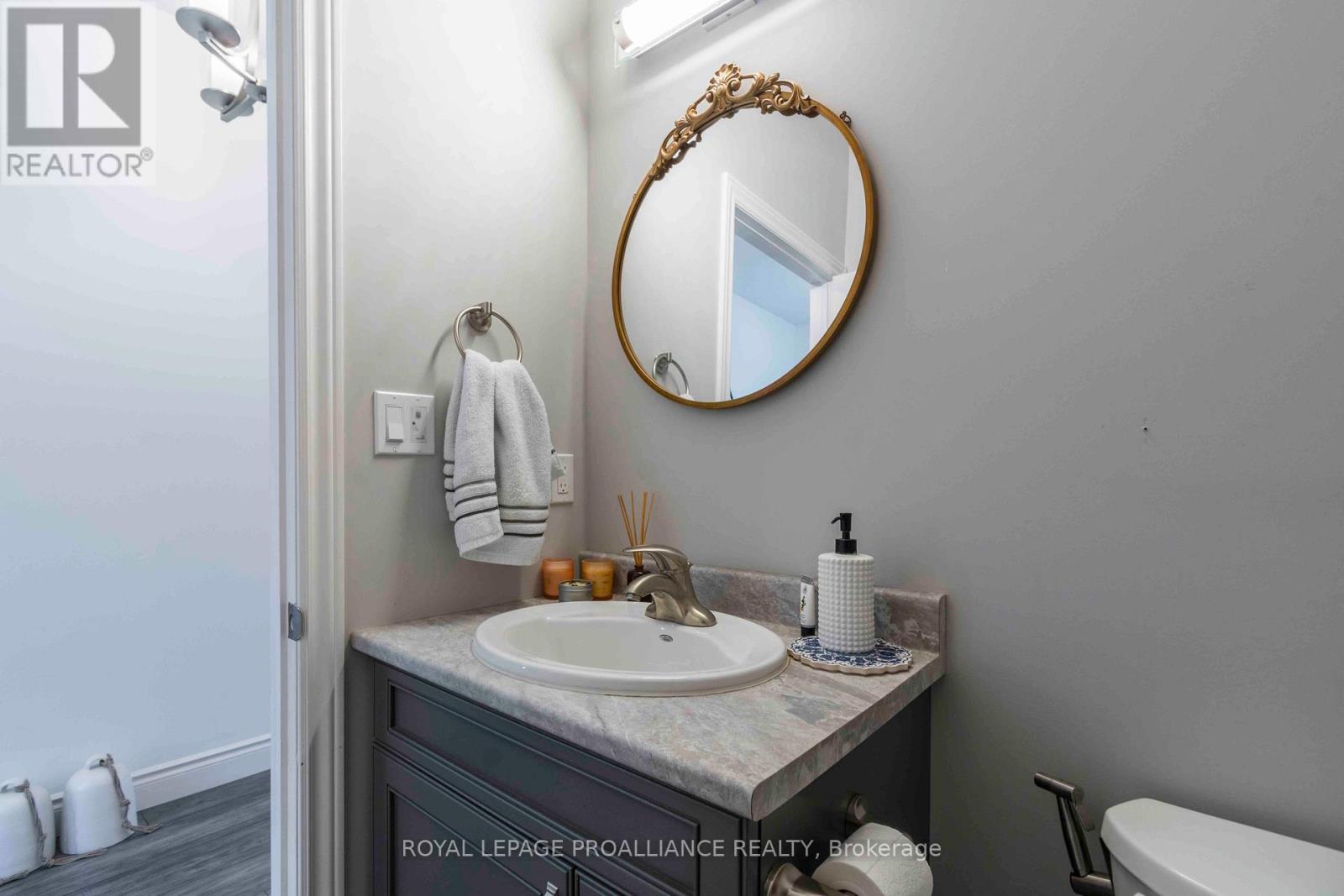 92 Ledgerock Court, Quinte West (Sidney Ward), ON - Indoor Photo Showing Bathroom