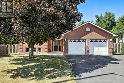 33 LORAINE AVENUE Quinte West (Trenton Ward), ON K8V 6R4