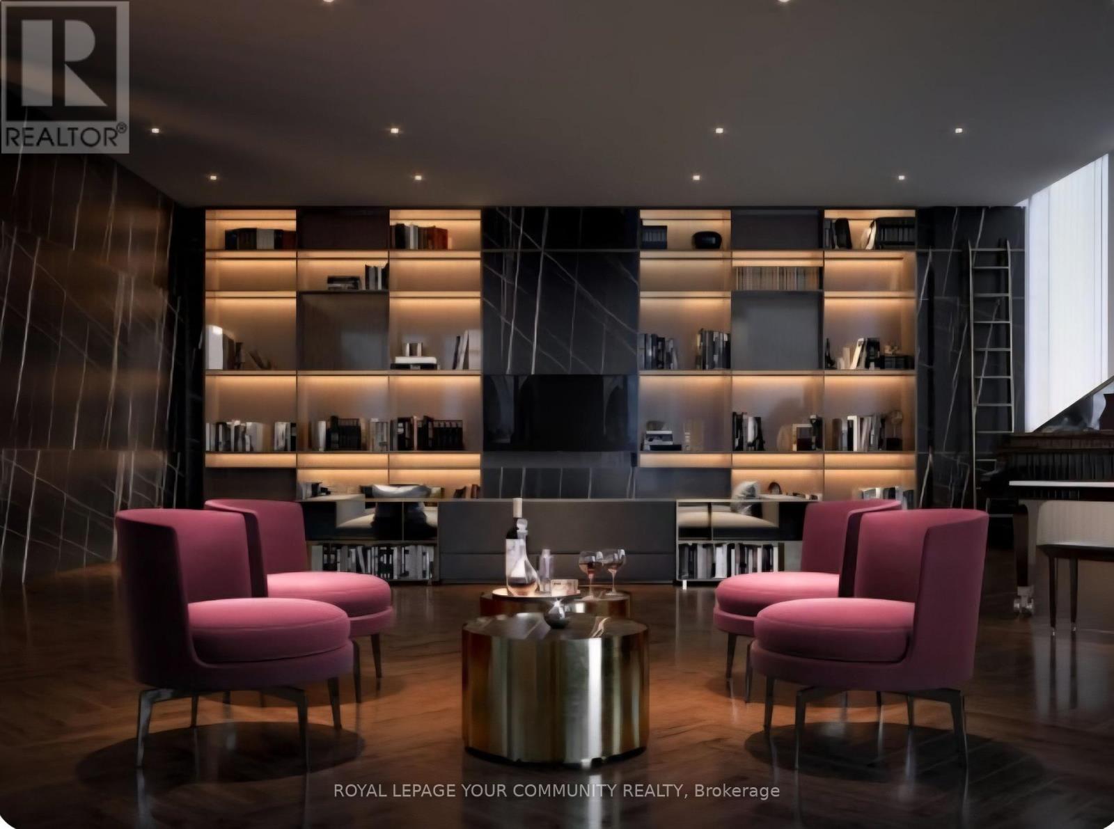 1105 - 11 Yorkville Avenue S, Toronto, ON - Indoor Photo Showing Living Room