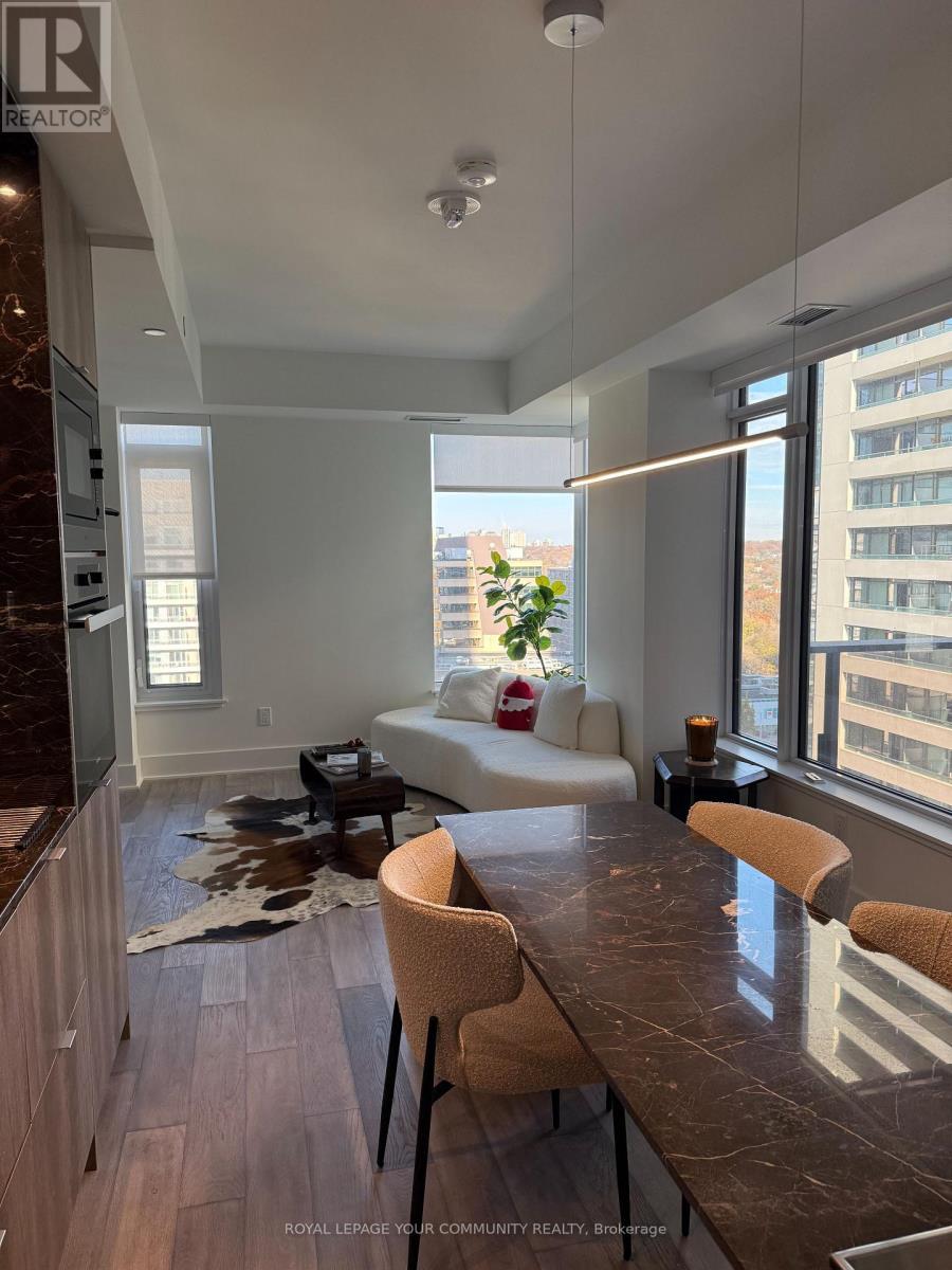 1105 - 11 Yorkville Avenue S, Toronto, ON - Indoor