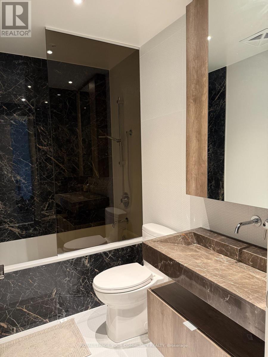 1105 - 11 Yorkville Avenue S, Toronto, ON - Indoor Photo Showing Bathroom