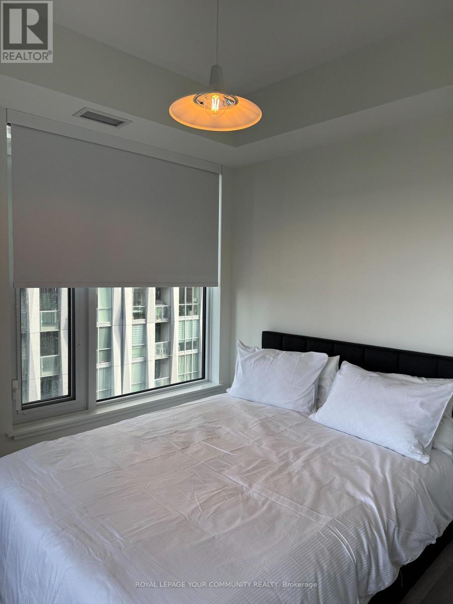 1105 - 11 Yorkville Avenue S, Toronto, ON - Indoor Photo Showing Bedroom