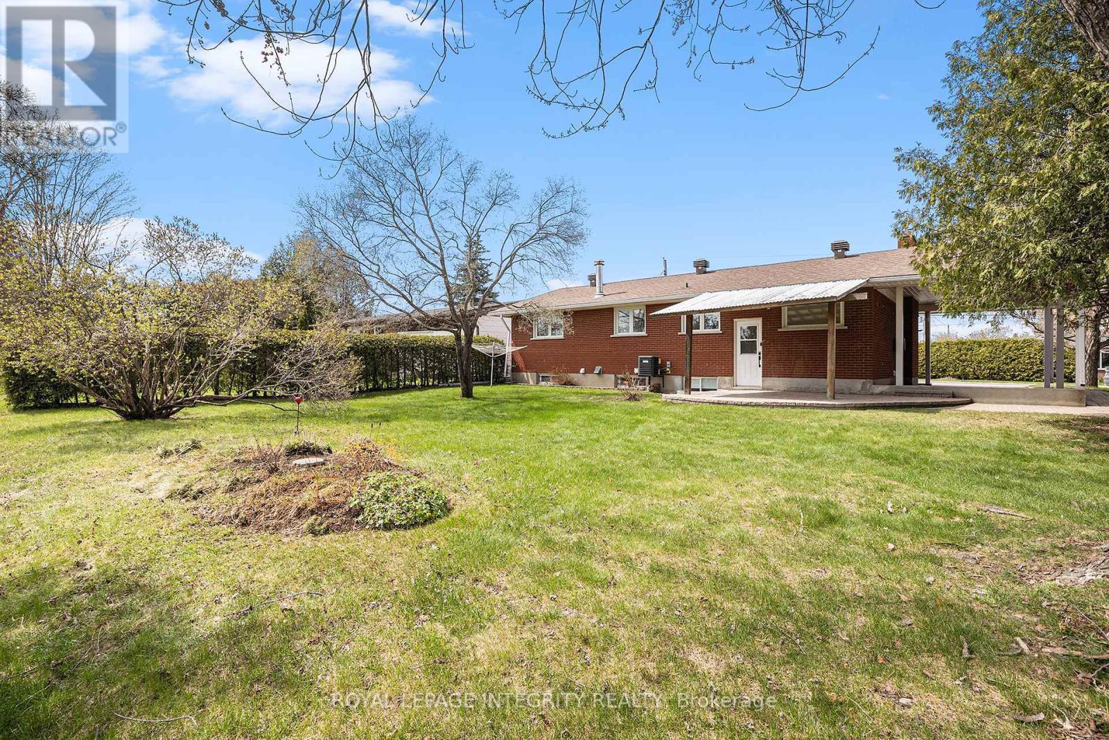 B - 19 Sherry Lane, Ottawa, ON - Outdoor