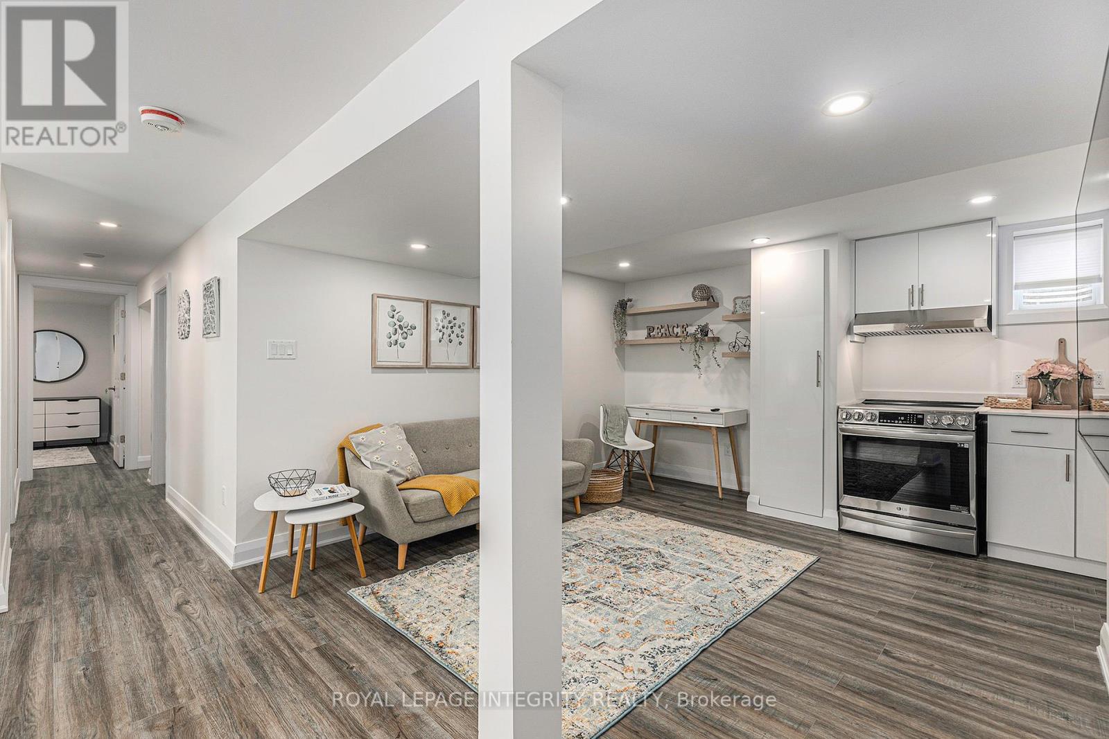 B - 19 Sherry Lane, Ottawa, ON - Indoor