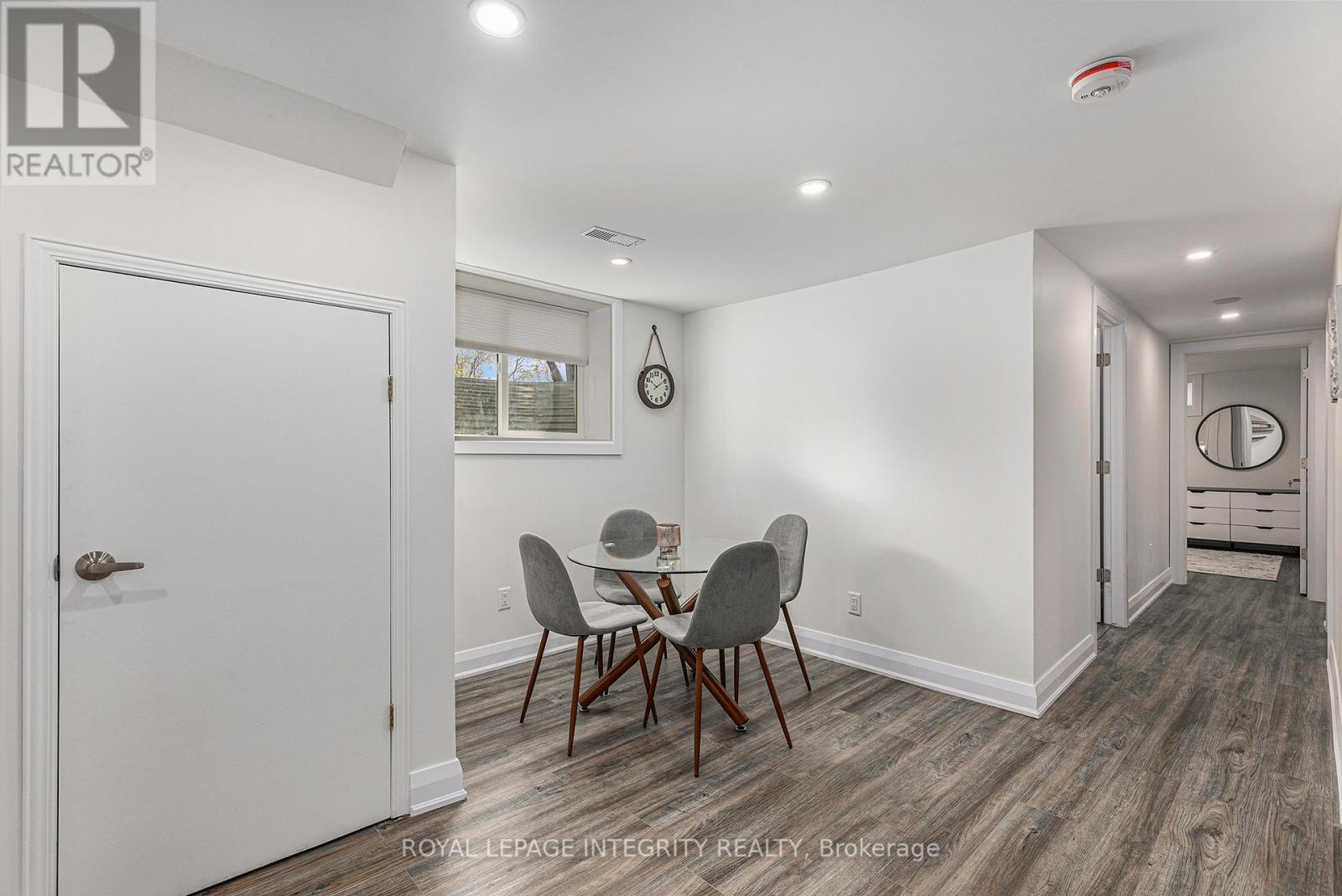 B - 19 Sherry Lane, Ottawa, ON - Indoor