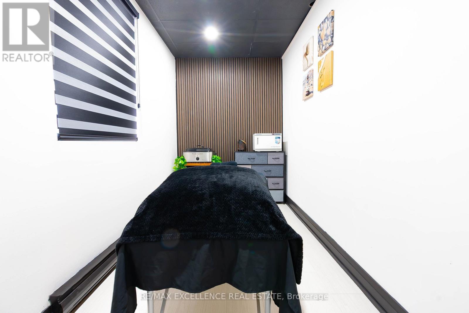 102 - 151 Randall Street, Oakville, ON