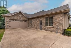 6 GLEN ABBEY COURT Meaford, ON N4L 1Y4